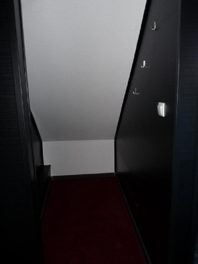 Ferienwohnung In Duesseldorf Hassel Esterno foto