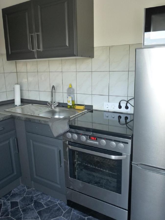 Ferienwohnung In Duesseldorf Hassel Esterno foto
