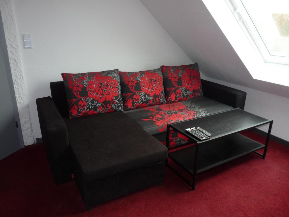 Ferienwohnung In Duesseldorf Hassel Esterno foto