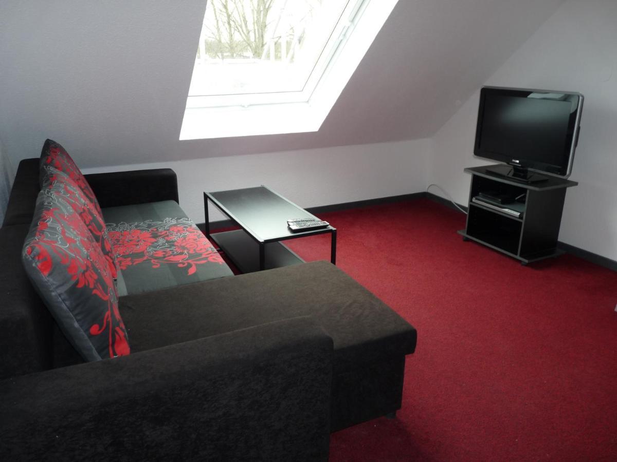 Ferienwohnung In Duesseldorf Hassel Esterno foto